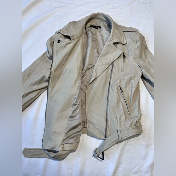 Theory Lamb Leather Moto Jacket light beige/taupe color size Large women’s - Picture 14 of 15